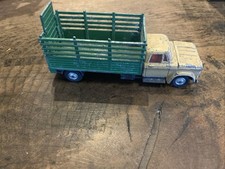 M66-CORGI TOYS DODGE KEW FARGO BEAST/CATTLE CARRIER #25