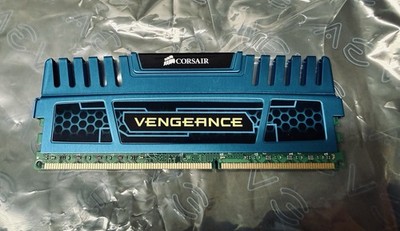 CORSAIR VENGEANCE 4GB DDR3-1600MHz PC3-12800 1.5V CMZ4GX3M1A1600C9B