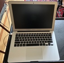 2015 Apple MacBook Air  256GB SSD, Intel Core i5 5th. Gen., 1.6GHz, 8GB RAM 