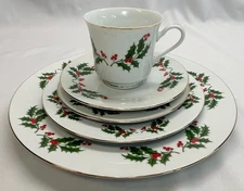 Christmas Holiday Holly & Berries 5 Piece Place Setting Macys The Cellar