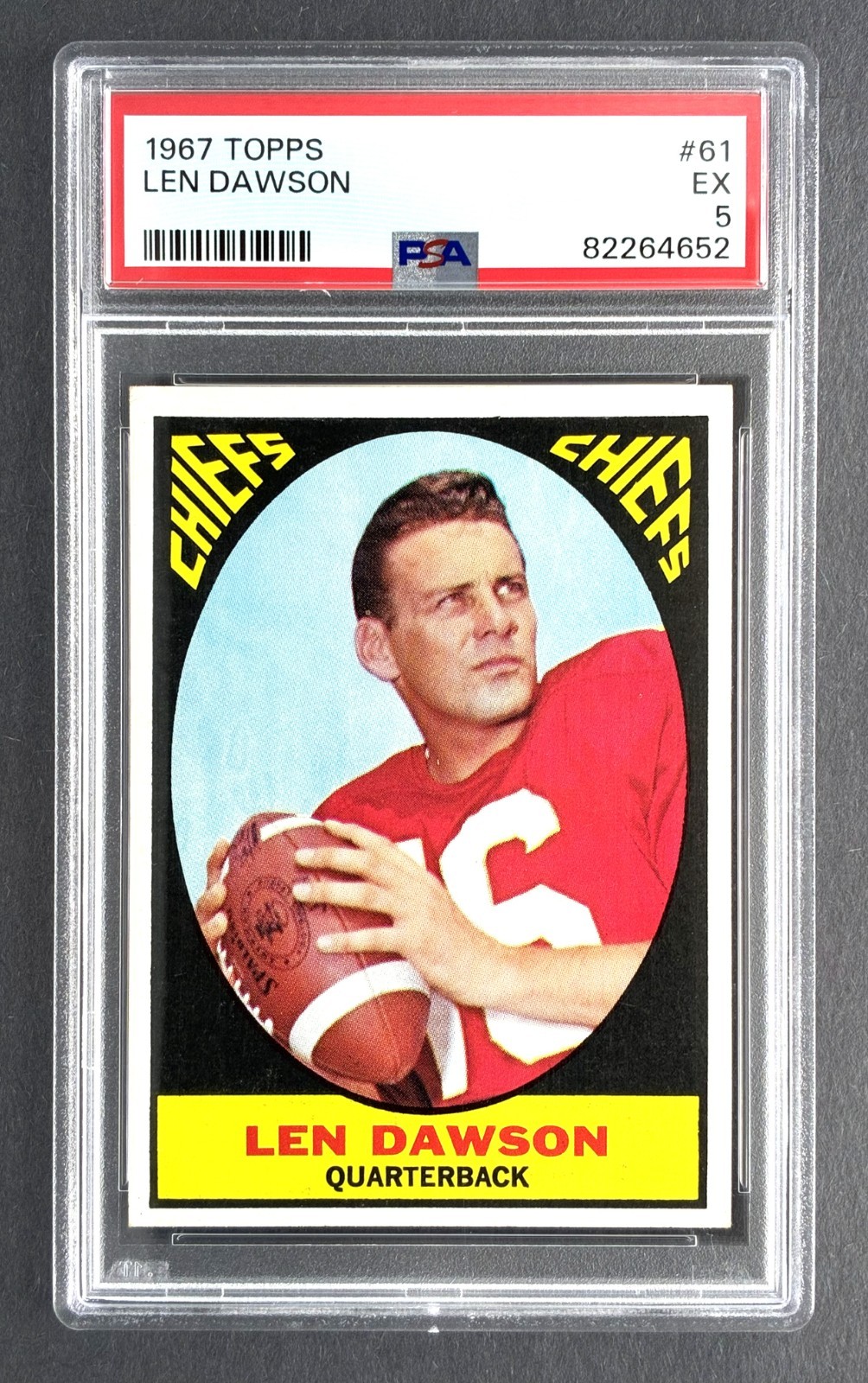 1967 Topps #61 Len Dawson - KC Chiefs -- PSA 5 EX Nice!