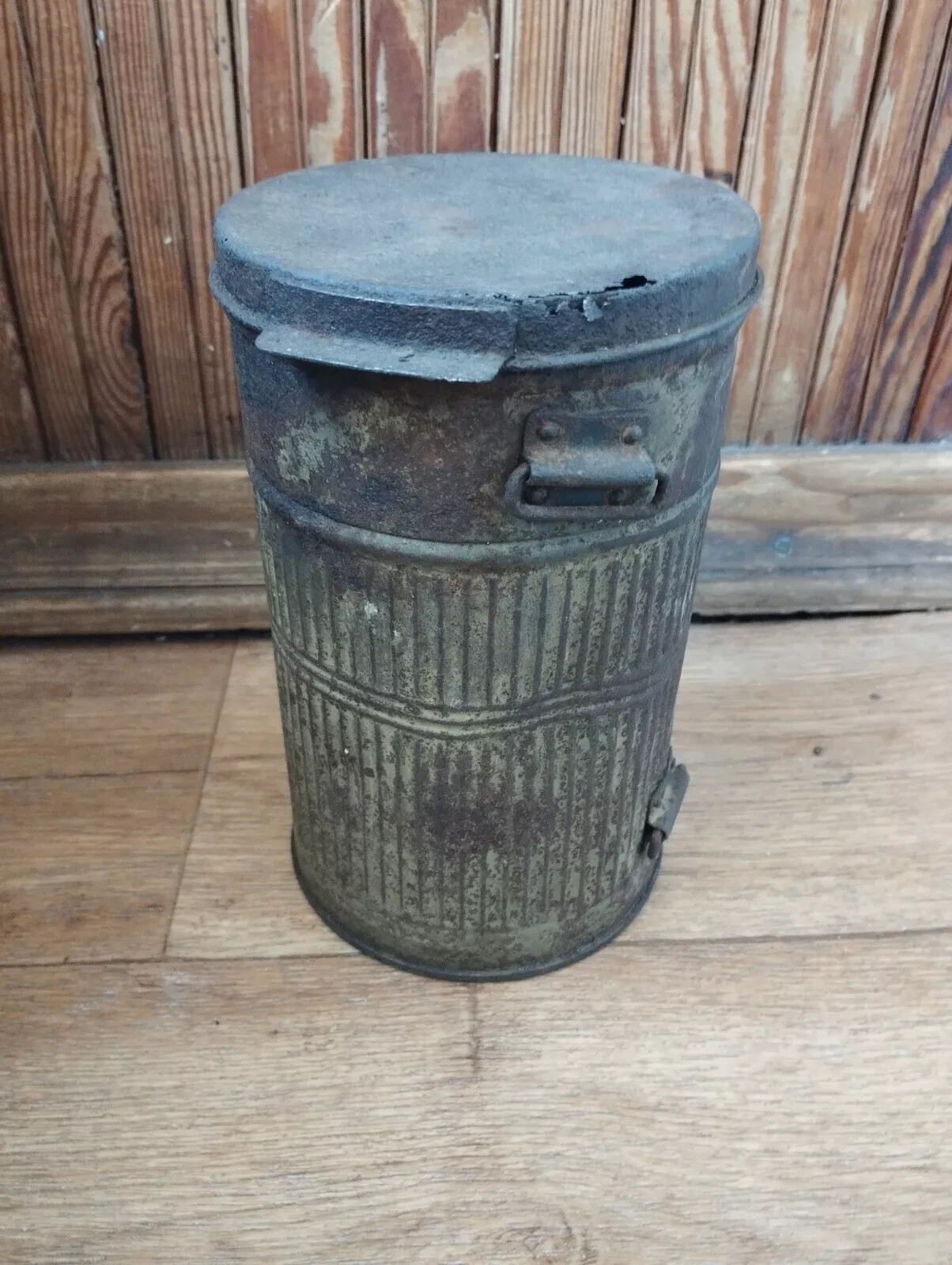 Polish military VZ-24 gas mask container, 1928, WW2, Wojsko Polskie — image 1