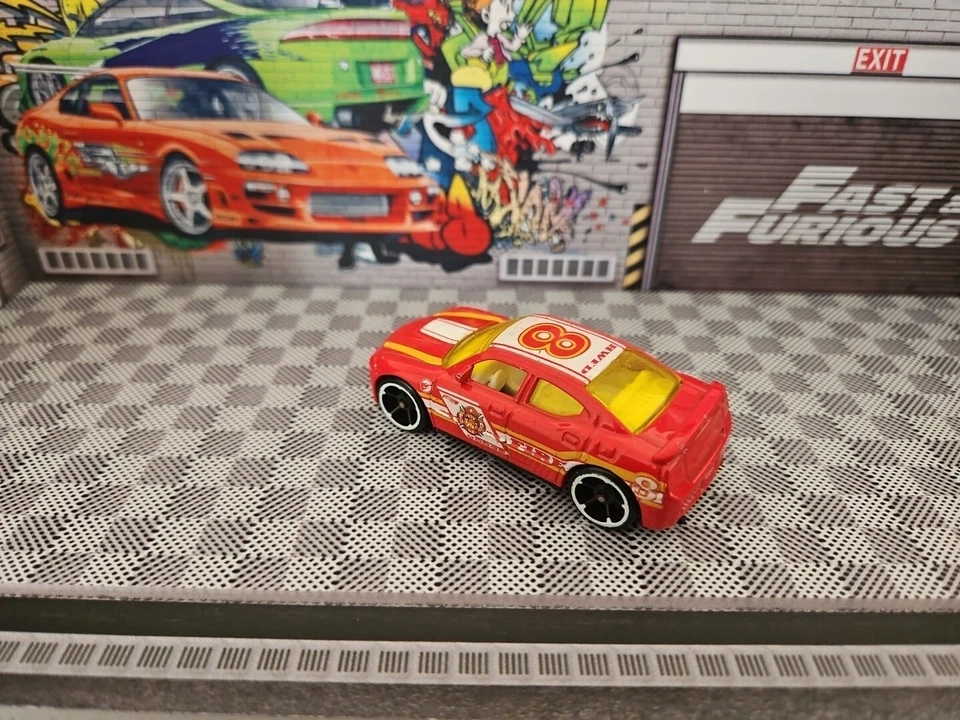 Dodge Charger SRT8 Hot Wheels Departamento de Bomberos Treasure Hunt Combine franqueo Foto 4 de 4