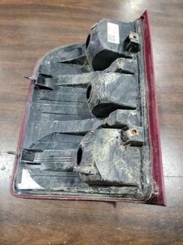 2007 - 2013 CHEVROLET SILVERADO PASSENGER RH TAIL LIGHT - Picture 5 of 5