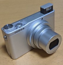 FUJIFILM XQ1 FX-XQ1 digital camera silver