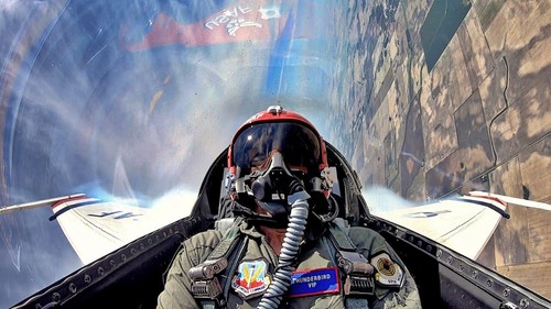 SOLOS F-16 FALCON THUNDERBIRDS US AIR FORCE HAT PATCH NELLIS AFB PIN UP AIRSHOW - Picture 15 of 24