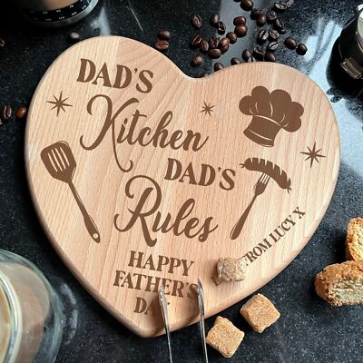 Papas Küche Papas Regeln Vatertag personalisiert Herz Schneidebrett aus Holz