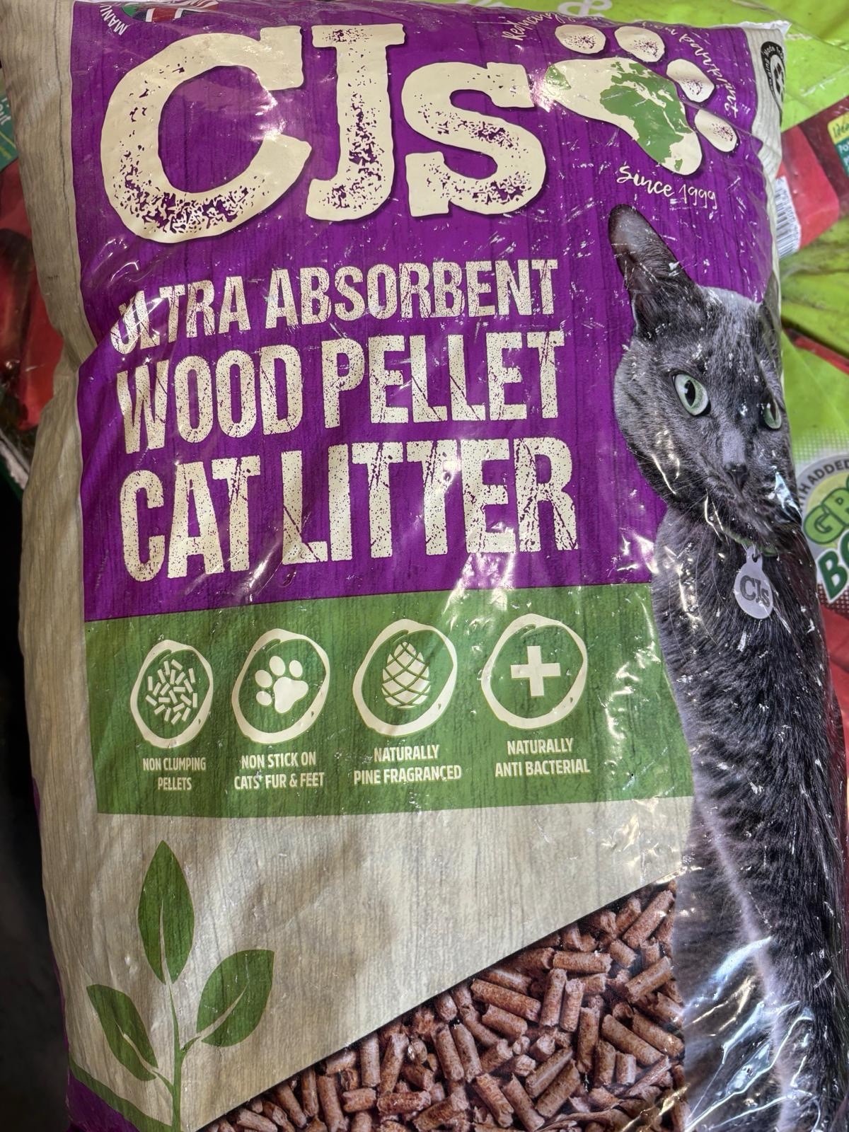 CJ's Ultra Absorbent Wood Pellets Cat Litter (30L)