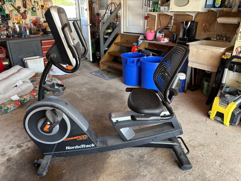 Recumbent exercise bike