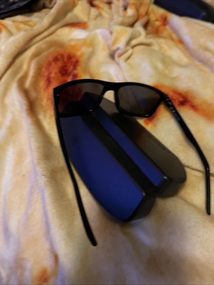 Очки солнцезащитные Nike NIKE FIRE LP FD1819 010 черные серебристые мужские женские ПОЛЯРИЗОВАННЫЕ - Изображение 4 из 4