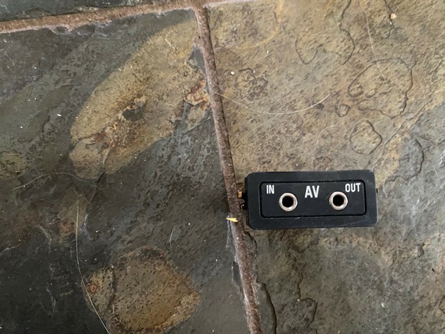Bmw e38 aux