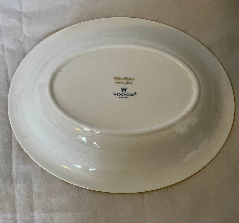 Cuenco para servir ovalado Wedgwood Bone China Vera Wang Empress Jewel Foto 4 de 4