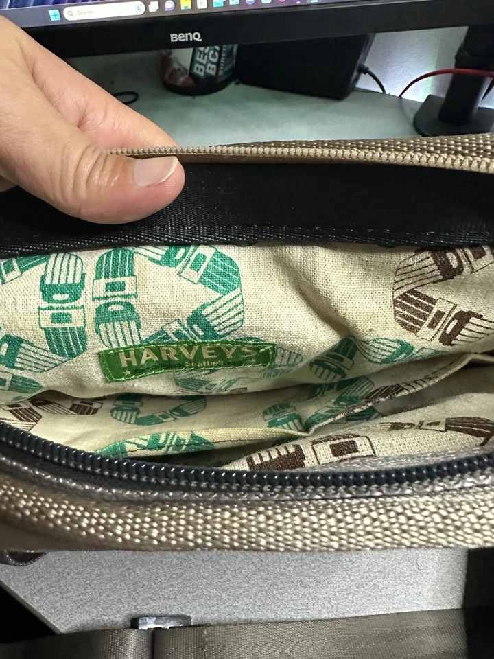 Bolso Cinturón Harveys The Original Clásico Multicolor Árbol-Ciclo Con Cartera. Foto 4 de 4