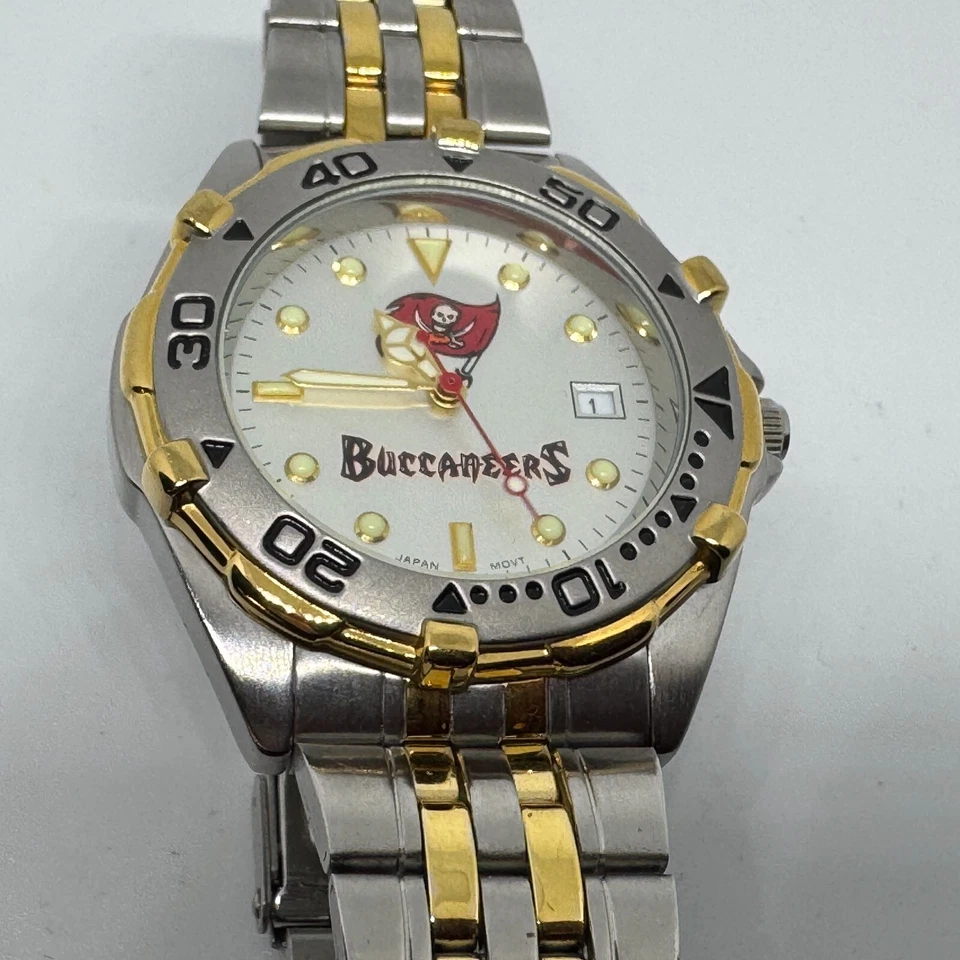 LogoArt Reloj Cuarzo Bucaneros Hombre Doble Tono Bisel Giratorio Batería Nueva 7.75" Foto 2 de 4