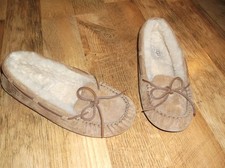 New UGG Dakota Womens Moccasins Shearling Sli...