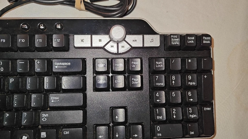 Dell Multimedia Keyboard Y-UK-DEL1 - 2 Port USB Wired - Tested - Image 3 of 4