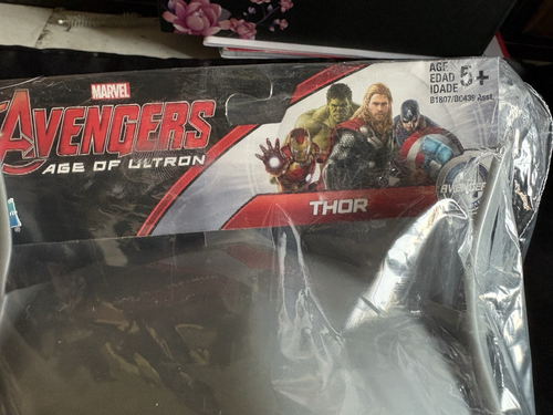 COMIC BOOK: MARVEL THE AVENGERS AGE OF ULTRON 2015 THOR MASK NEW IN PACKET 5+ - Picture 2 of 4