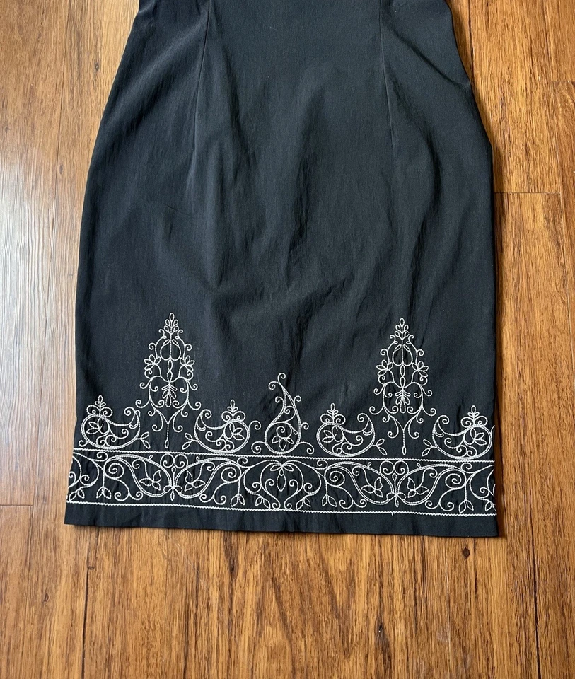 Vestido Express Vintage Y2K Años 90 11/12 Negro Bordado Cuello en V Sin Mangas Elástico Foto 2 de 4