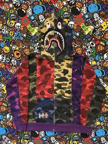 A BATHING APE (BAPE) Felpa con cappuccio squalo patchwork multi mimetica A Bathing Ape