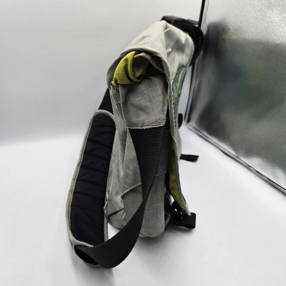 Crumpler Messenger Bag  Miss D. Flower  15"Laptop Computer - Image 3 of 4