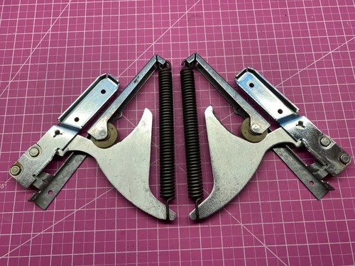 GE Oven Door Hinge Set (L+R) P# WB14T10009 WB14T10010