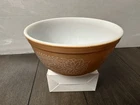 Vintage Pyrex Woodland 402 Mixing Bowl 1.5 L USA Oven / Microwave Safe