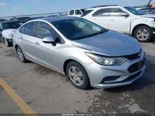 Used Front Center Interior Rear View Mirror fits: 2017 Chevrolet Cruze Front Cen