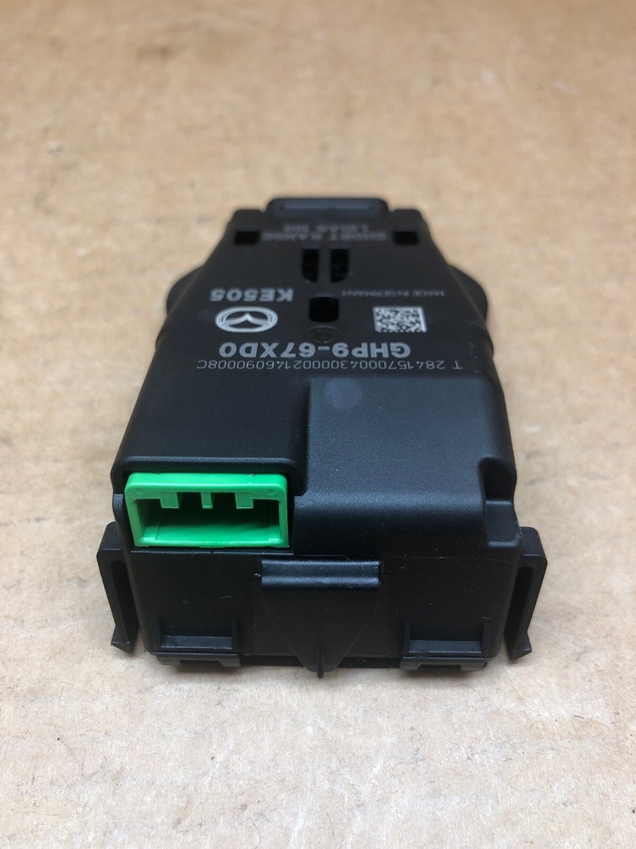 h79046267 RH Side ABS Speed Sensor Front Passenger L2064370XB Fit for Mazda