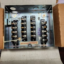 HONEYWELL FLAME SAFETY Subplate - Q520A 1121 SUB BASE (LEGACY EQUIPMENT)