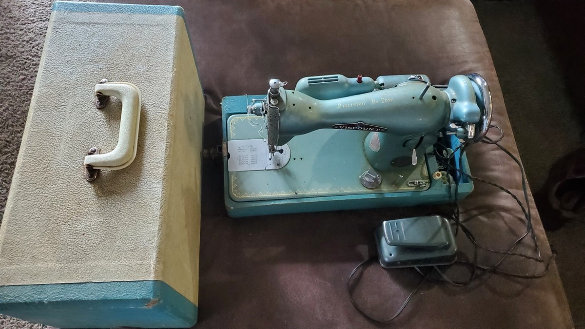 Vintage Viscount Precision DeLuxe Mod 202 Sewing Machine & Foot