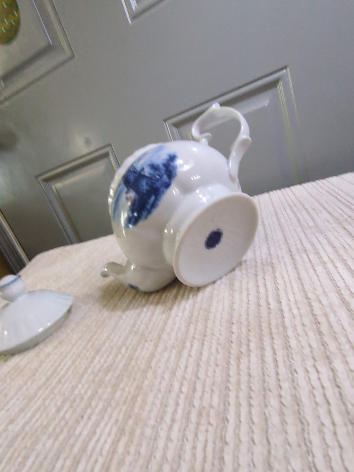 Delft Blauw Blue Windmill Holland Handdecorated Tea Pot Rose Decoration 