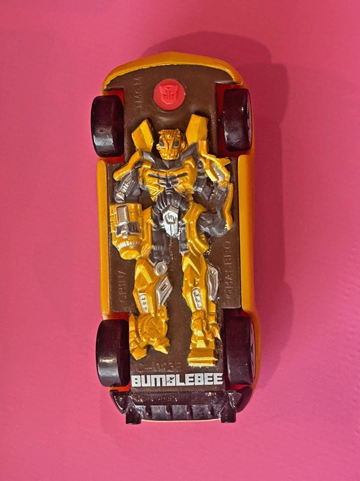 2025 HOT WHEELS TRACK FLEET TRANSFORMERS OPTIMUS PRIME LOT Bonus Bumblebee Car - Image 4 of 4