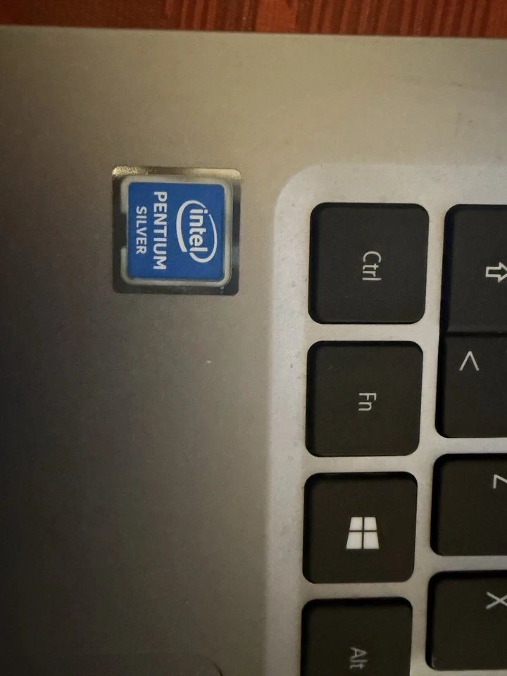 Acer Swift 1 SF114-32 (colore Verde Acqua). - Immagine 3 di 4