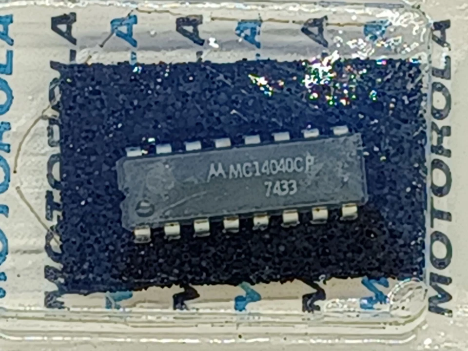 MOTOROLA TYPE MC14040CP CHIP - Image 2 of 3