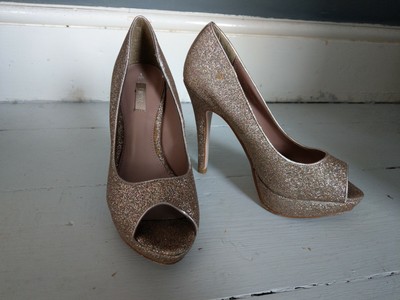 girls sparkly heeled shoes