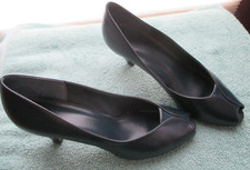 Ladies Vintage Naturalizer shoes 2.5 inch heels 8M NAVY gently used