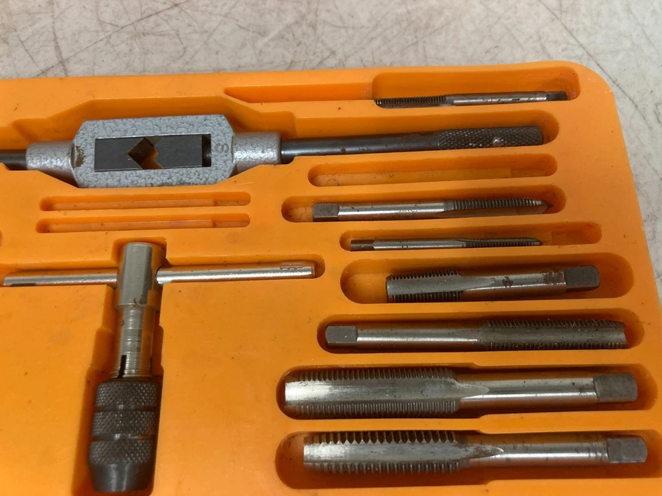 Juego de grifos y troqueles vintage de 40 piezas - Kit de herramientas manuales de acero Foto 3 de 4