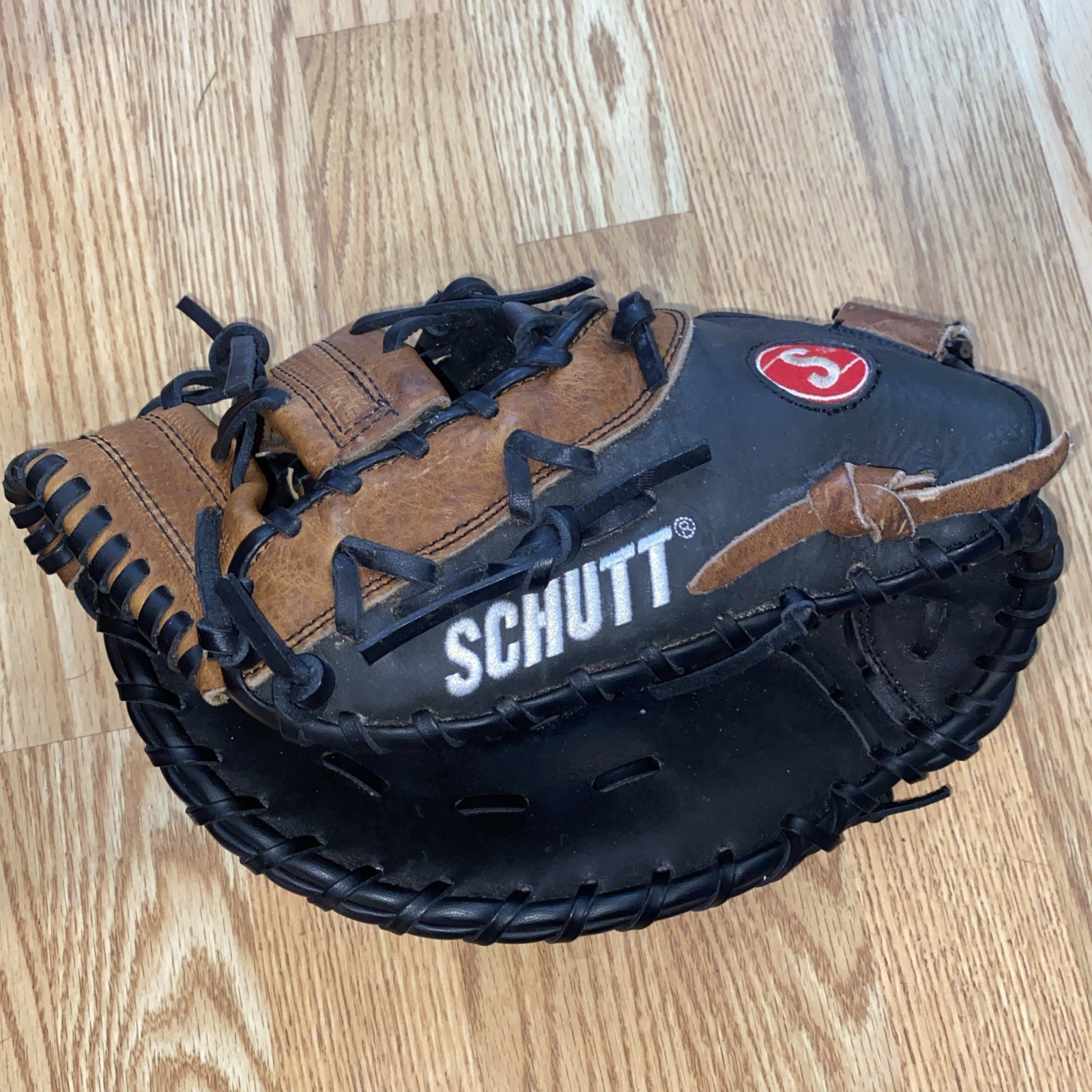 Schutt SFBM1 12&rdquo; Baseball Softball First Base Mitt Left Ha