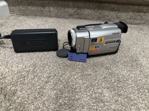 Sony DCR-TRV11 MiniDV Camcorder HEADS CLEANED! FULLY TESTED! NIGHTSHOT!