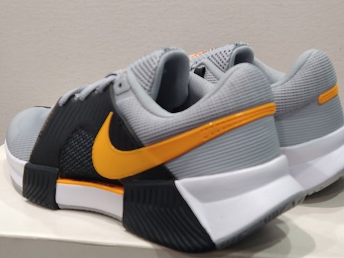 Nike Zoom GP Challenge 1 Tennis - FB3147 002 - Grey - Mens: 7 / Womens: 8.5 NEW - Picture 13 of 15
