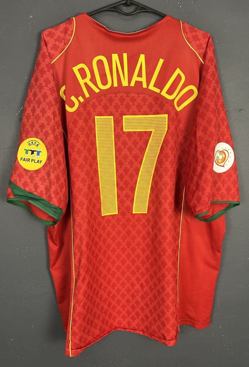 RONALDO 17 MEN PORTUGAL 2004/2006 HOME FOOTBALL SOCCER SHIRT