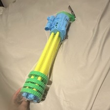 Tube-Style Water Squirting Squirt Blaster Toy Gun - Green, Yellow Blue