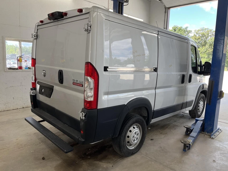 Módulo de control de carrocería usado se adapta a: Ram Promaster 1500 2021 furgoneta control de carrocería grado BCM Foto 3 de 4