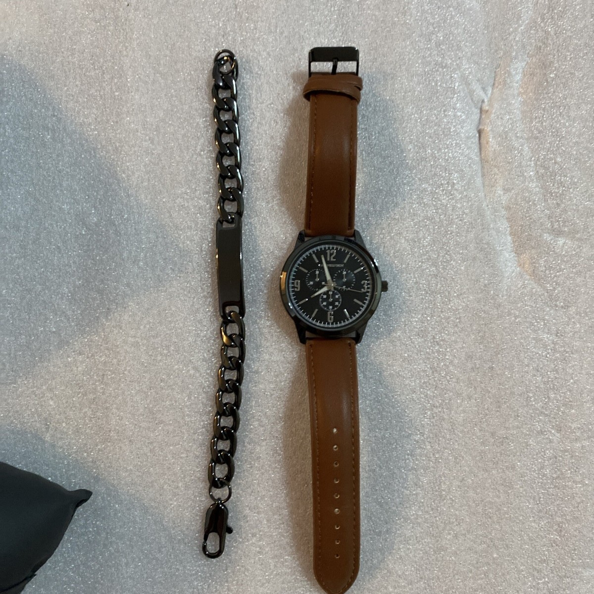 Van Heusen Men’s Watch & Bracelet Set Brown Leather VAN HEUSEN Men main image 4