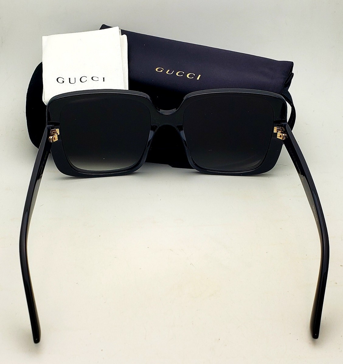 New GUCCI Sunglasses GG0632SA 001 56-18 Black & Gold Frames