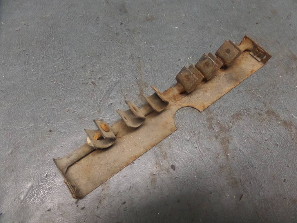 AD COMPLIANT CONTROL CABLE BRACKET PIPER PA-23-250 AZTEC F