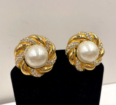 CINER ABSTLY EXCEPTIONAL GORGEOUS GLASS PEARL GOLD-TONE CRYSTAL VINTAGE EARRINGS