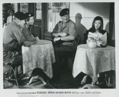 John Wayne - Irene Tsu The Green Berets 1968 Foto Original #19