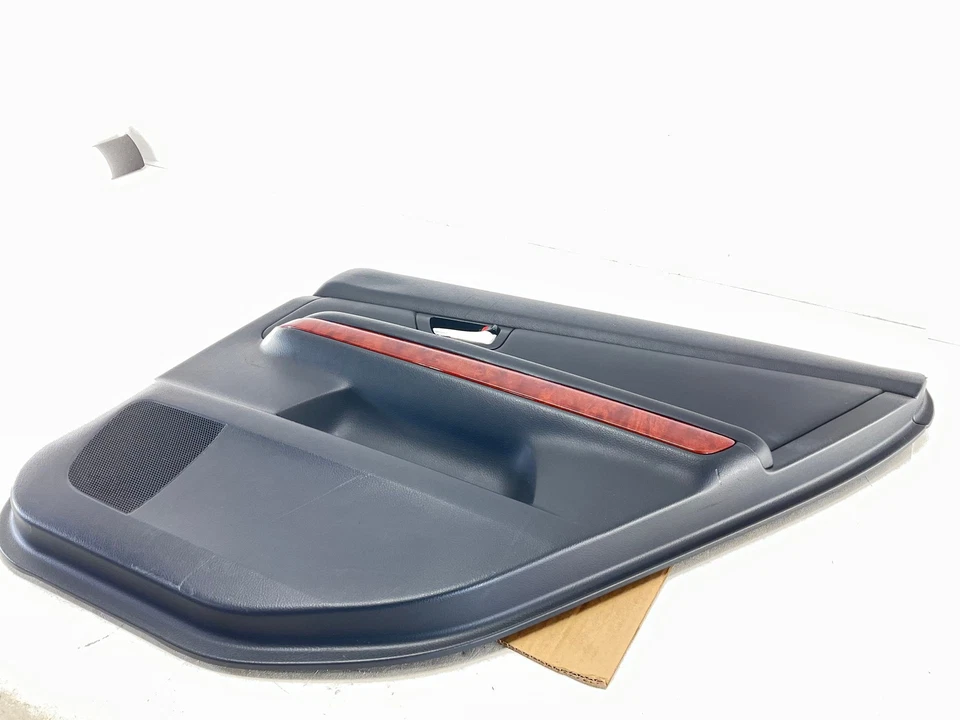 06-08 Panel de puerta interior trasero derecho Lexus RX400h OEM Foto 2 de 4