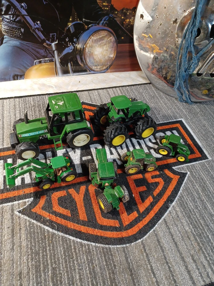 Tractor de juguete John Deere colección Americana Estados Unidos Agricultores Alimentar al mundo  Foto 4 de 4